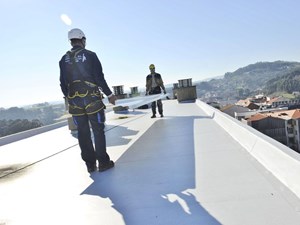 3 errores típicos en trabajos de impermeabilización que provocan goteras al año siguiente