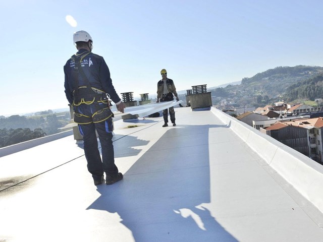 3 errores típicos en trabajos de impermeabilización que provocan goteras al año siguiente