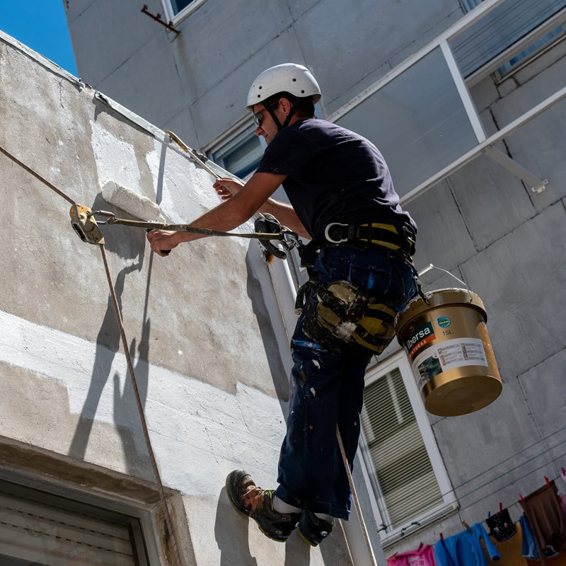 Mantenimiento de comunidades y pintado de patios de luces en A Coruña